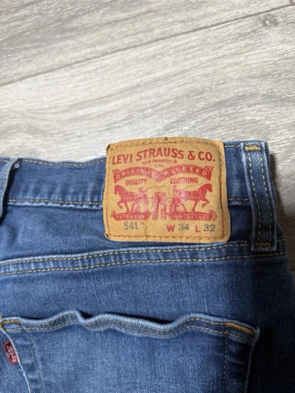 Levi 541 Men's Blue Straight-Leg Jeans